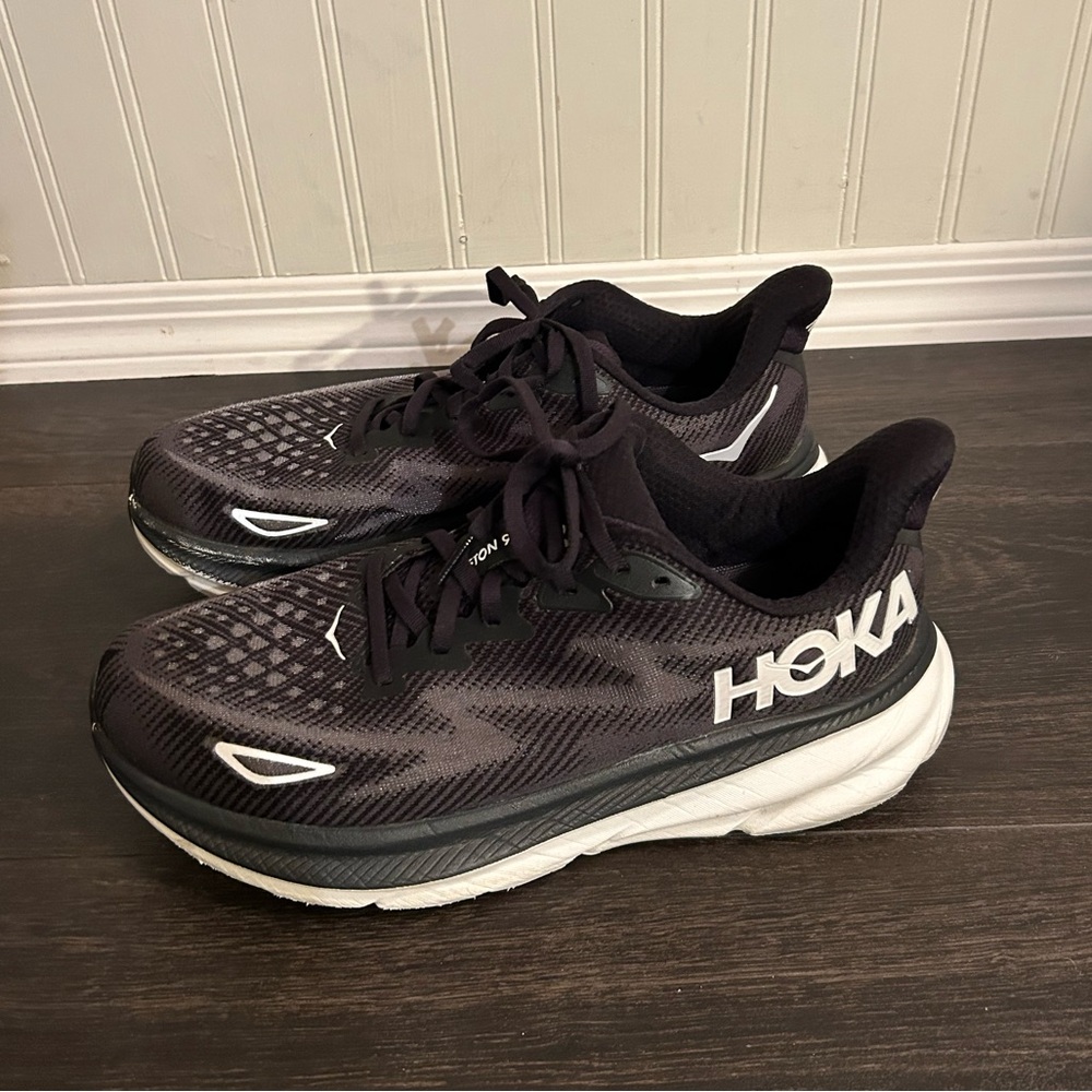 Hoka Mens Clifton 9 Running Shoes